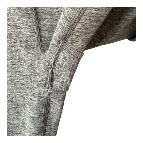 Athleta Ultimate Stash Pocket Capri Leggings SuperSonic Gray Heather. EUC. Small - Picture 6 of 13
